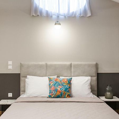 Step One | Luxury Suites Right In The Heart Of Acropolis Next To Metro Station 아테네 외부 사진
