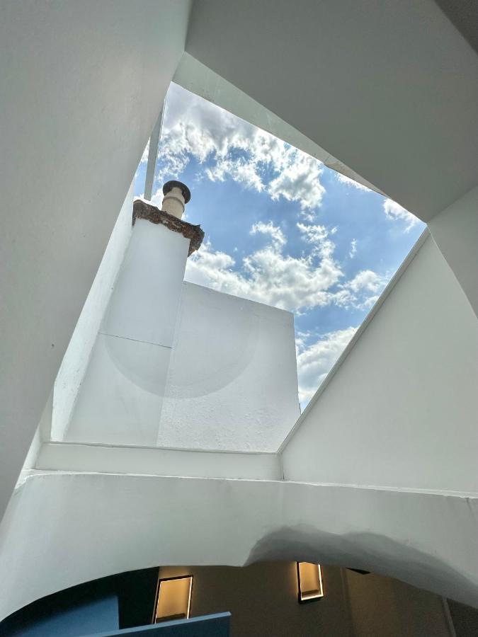 Step One | Luxury Suites Right In The Heart Of Acropolis Next To Metro Station 아테네 외부 사진