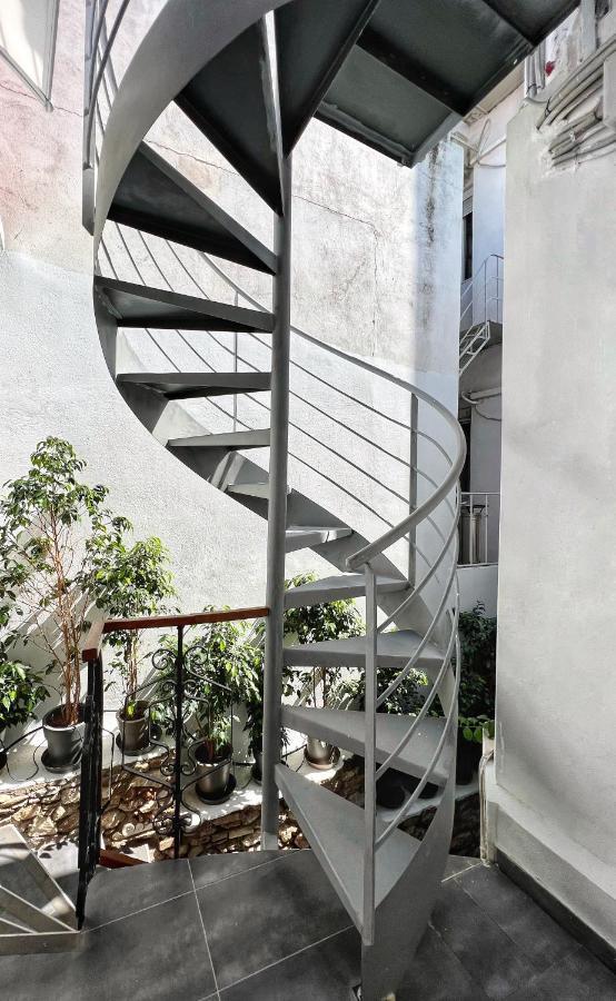 Step One | Luxury Suites Right In The Heart Of Acropolis Next To Metro Station 아테네 외부 사진