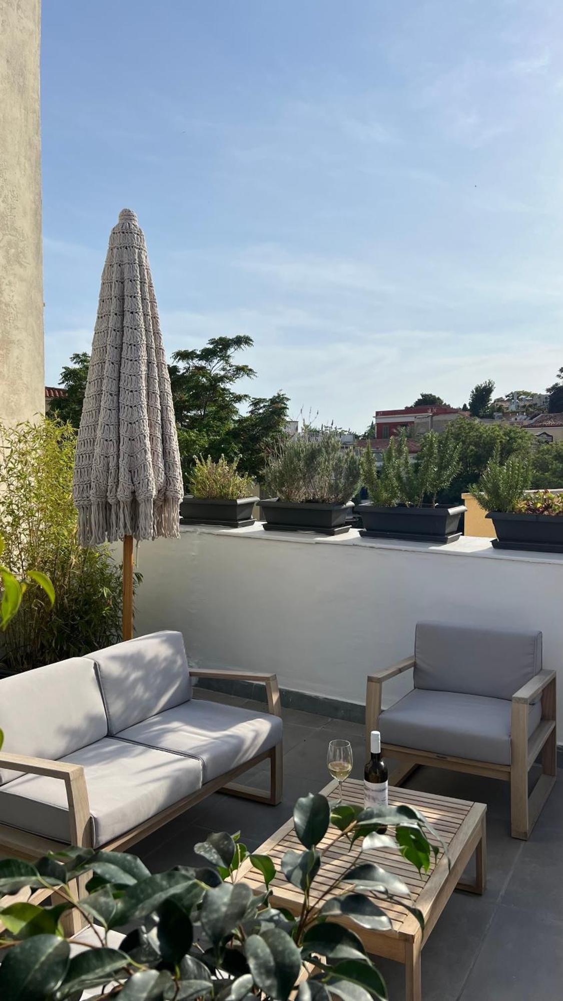 Step One | Luxury Suites Right In The Heart Of Acropolis Next To Metro Station 아테네 외부 사진