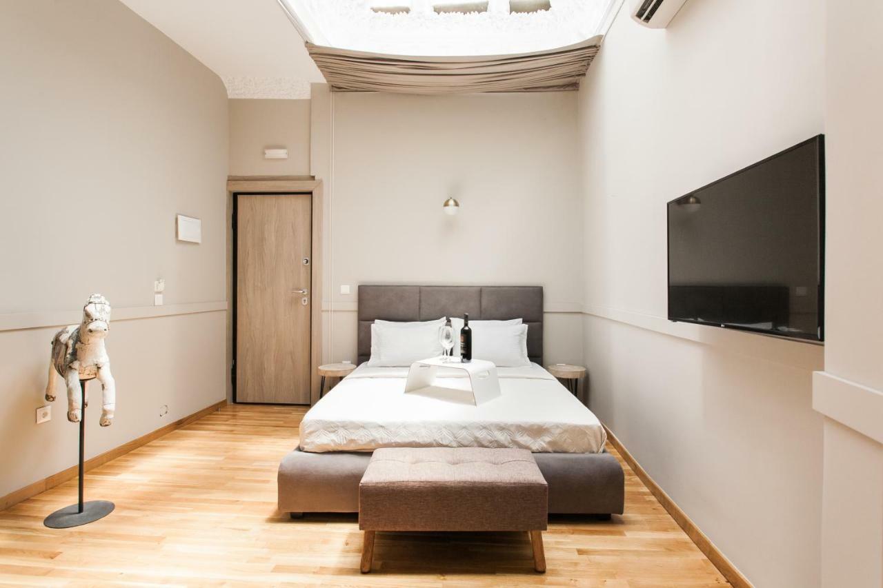 Step One | Luxury Suites Right In The Heart Of Acropolis Next To Metro Station 아테네 외부 사진