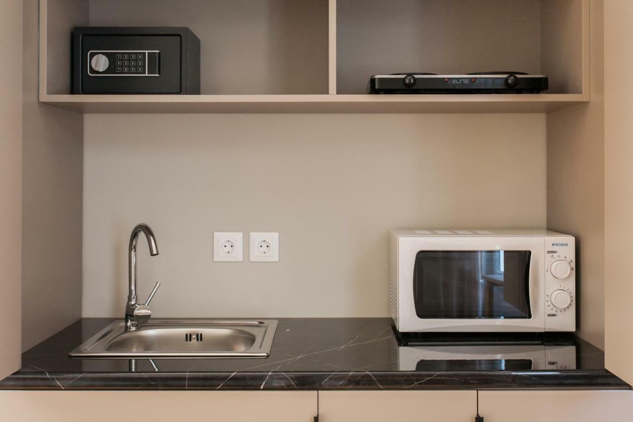 Step One | Luxury Suites Right In The Heart Of Acropolis Next To Metro Station 아테네 외부 사진
