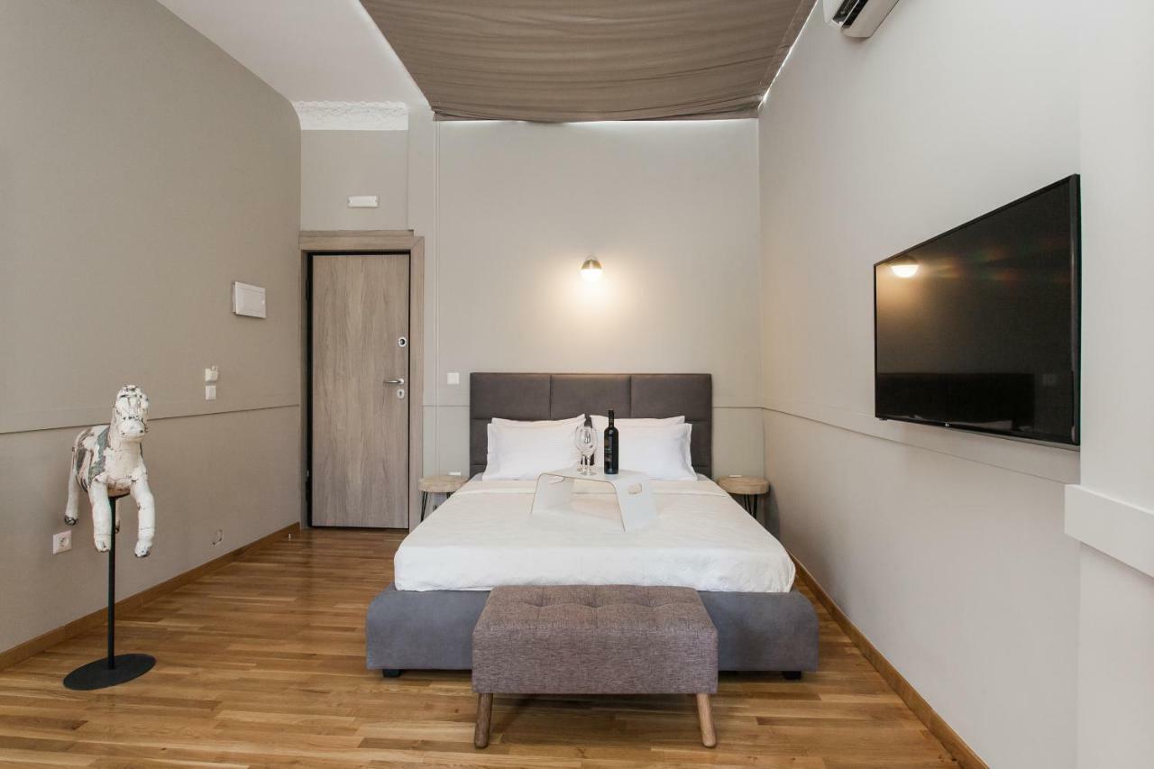 Step One | Luxury Suites Right In The Heart Of Acropolis Next To Metro Station 아테네 외부 사진