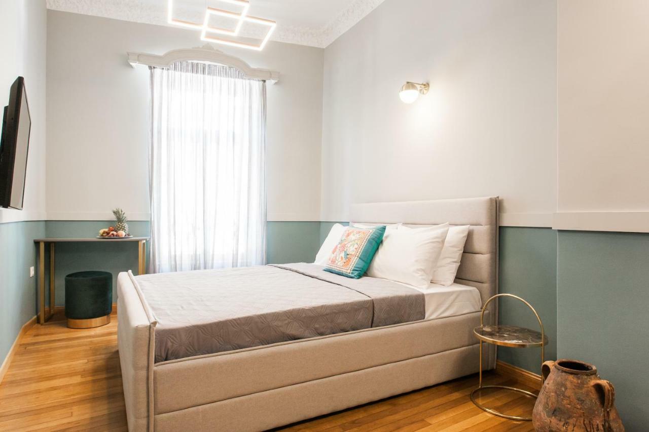 Step One | Luxury Suites Right In The Heart Of Acropolis Next To Metro Station 아테네 외부 사진