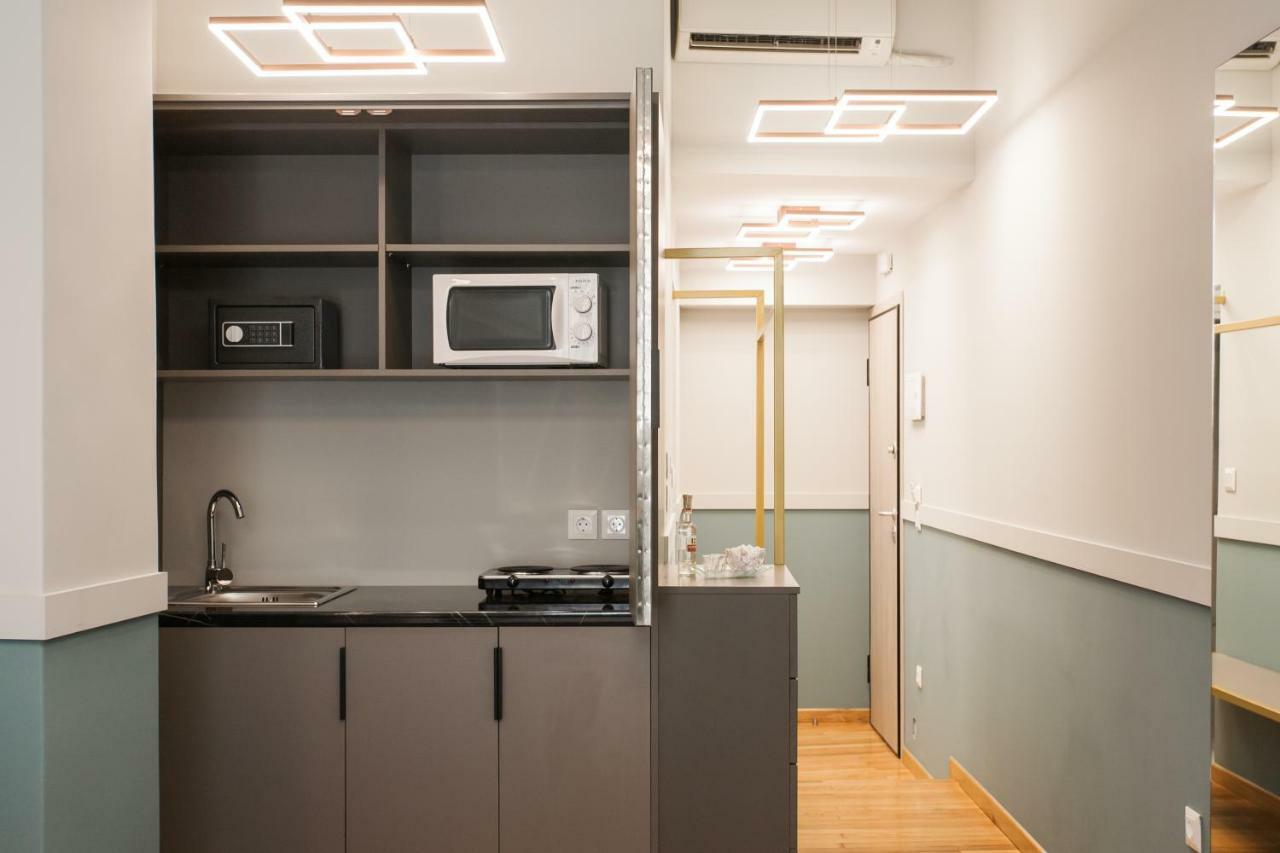 Step One | Luxury Suites Right In The Heart Of Acropolis Next To Metro Station 아테네 외부 사진