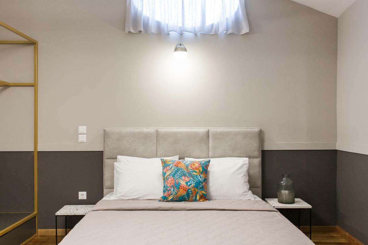 Step One | Luxury Suites Right In The Heart Of Acropolis Next To Metro Station 아테네 외부 사진